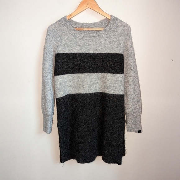 10 FEET Grey & Black Color Block Alpaca Knit Long Sweater Size Large - Picture 2 of 11